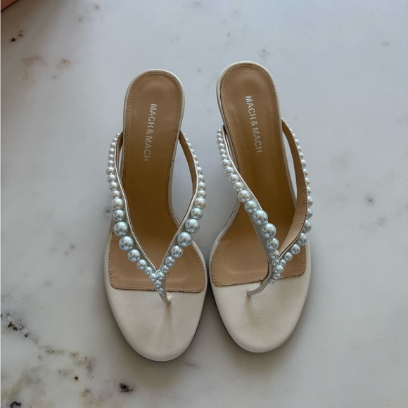 NWT Mach & Mach - Exclusive Sirène Pearl-Embellished Leather Thong Mules - Picture 4 of 11